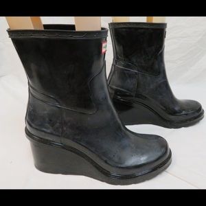 Hunter Black Wedge Short Rain Boots, size 7